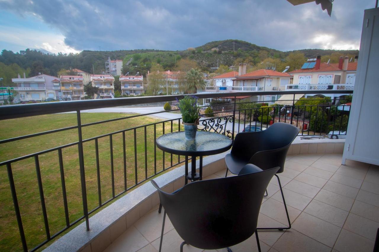 Апарт отель Mistral Luxury Living Неа-Перамос Экстерьер фото